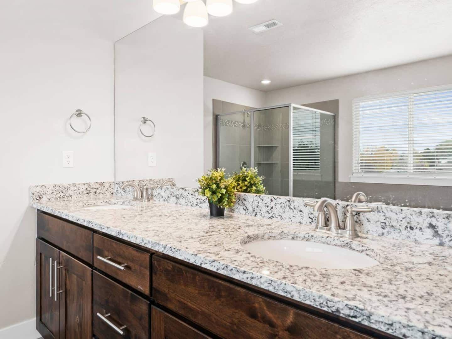 Master Bathroom - Upstairs